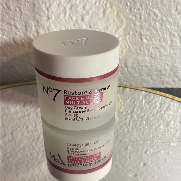 No7 Restore & Renew Day Cream with SPF 30 - Picture 1 of 1